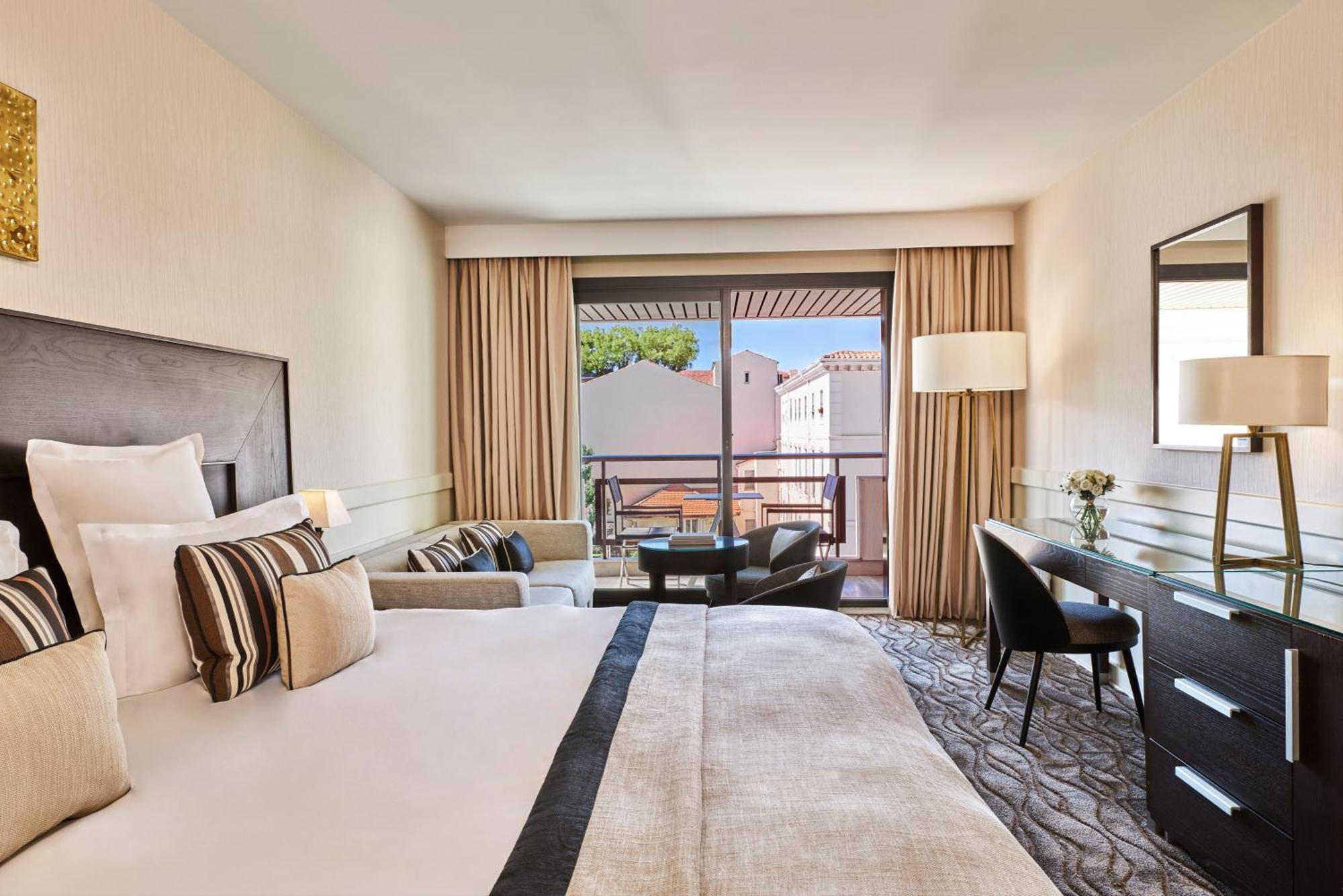 Hotel Barriere Le Gray D'Albion Cannes Exterior photo